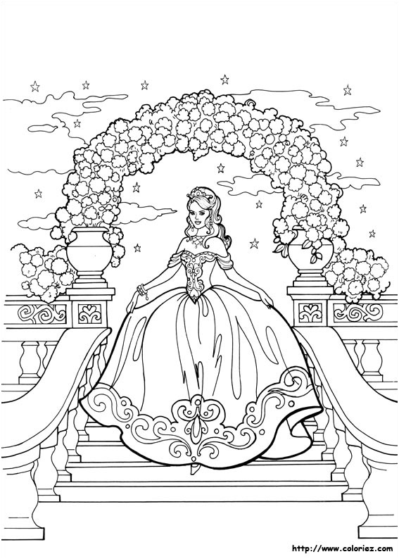 princesse leonora arrive au bal