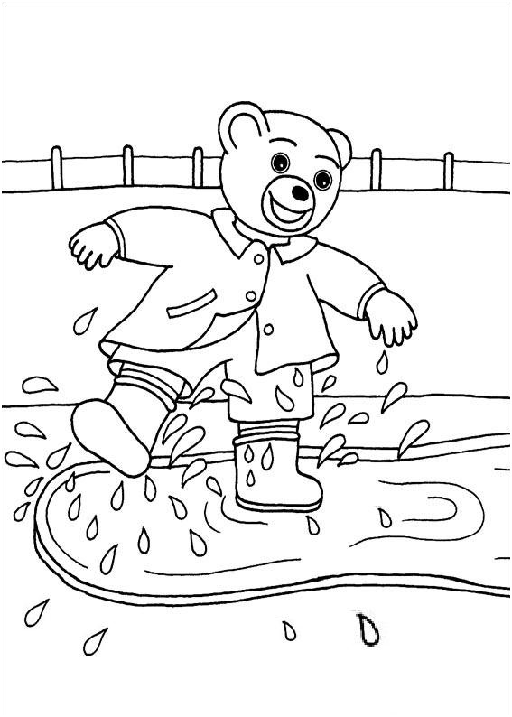 coloriage petit ours brun saute dans une flaque