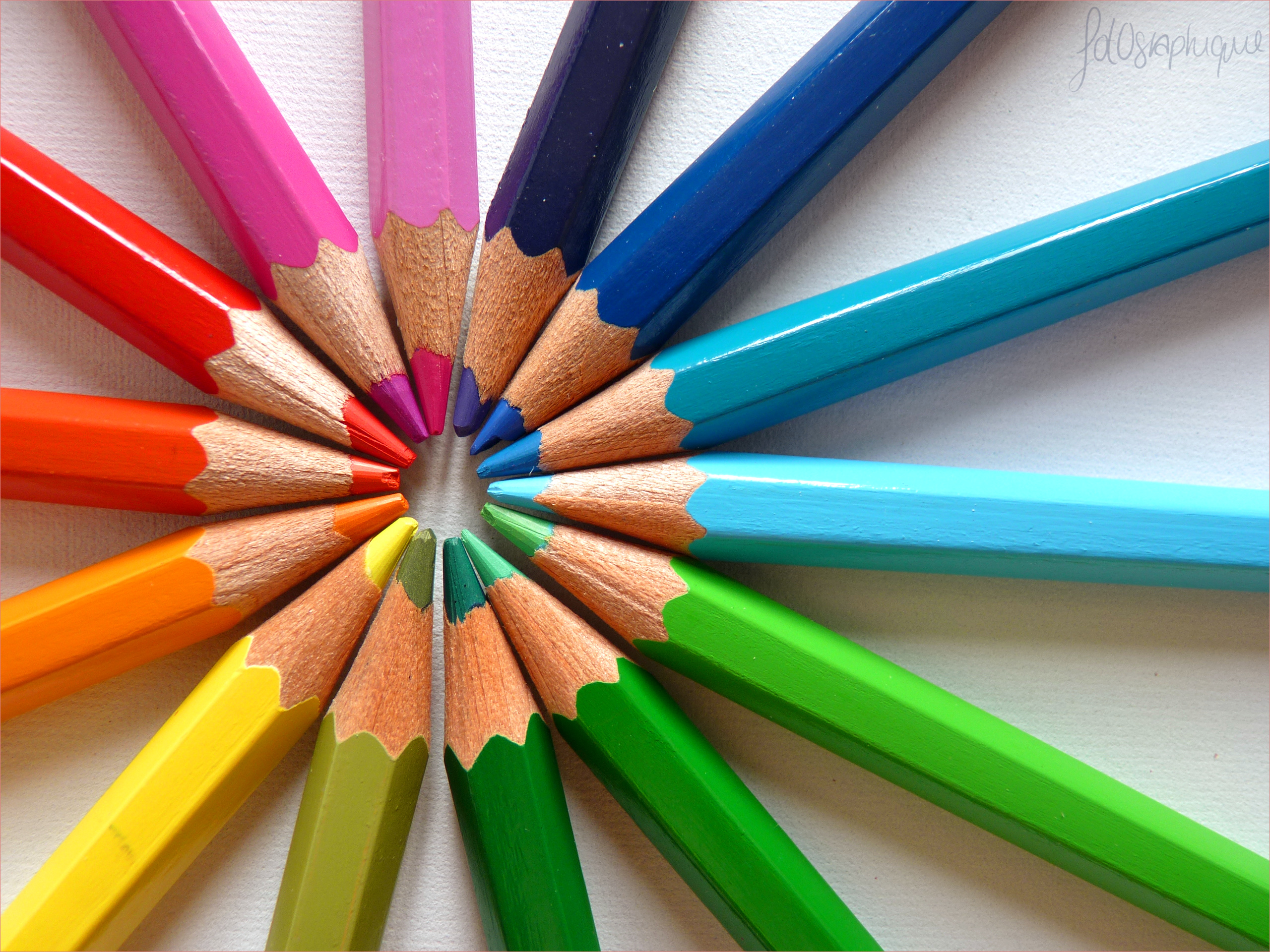 coloriage crayon de couleur